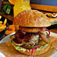 perro callejero hamburguesa